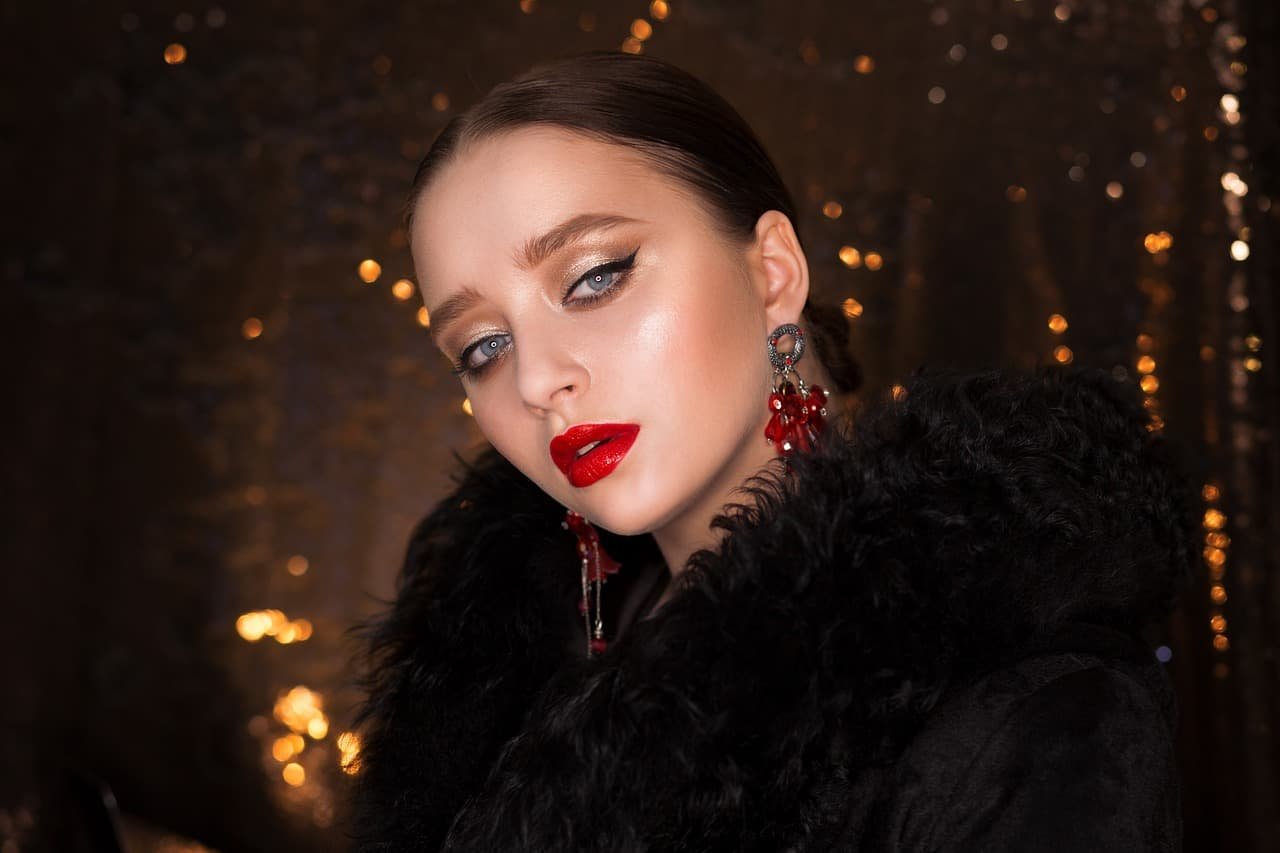 coctail party makeup